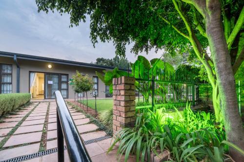 Taman di luar Murray Street 137 Guesthouse