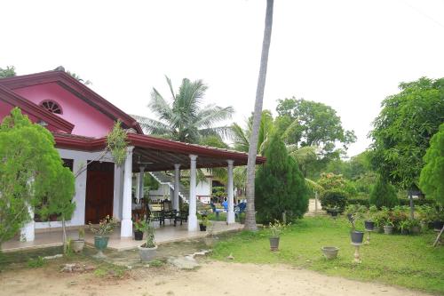 Taman di luar New Vilard