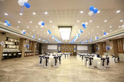 Afbeelding uit fotogalerij van SilverCloud Hotel and Banquets in Ahmedabad