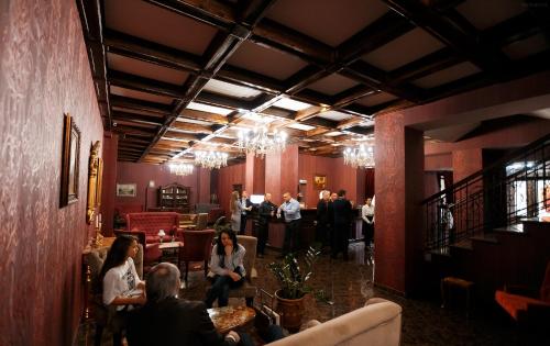 Επισκέπτες που μένουν στο Central Magnat Cinema