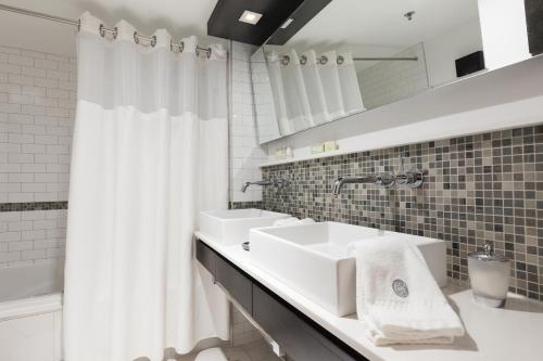 Un baño de Hôtel des Coutellier