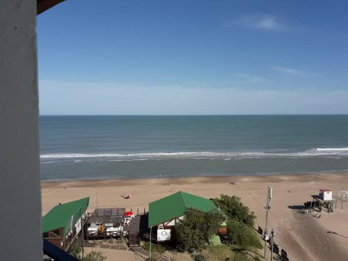 El plano del piso de Arpon 9 - 5C - Frente al mar 2 duerme. cochera privada