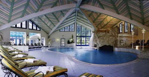 Alpenrose Wellnesshotel 내부 또는 인근 수영장