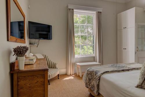 Gallery image of Sandown Lodge in Cape Town