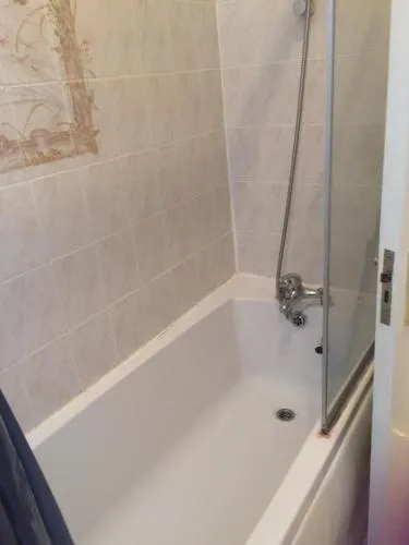 Spacious West London 2 Bedroom Apartment photo 23