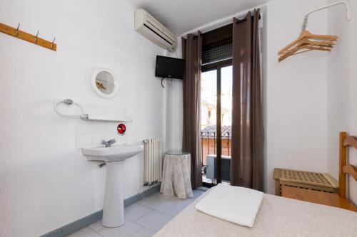 Gallery image of Pension Mesones in Granada