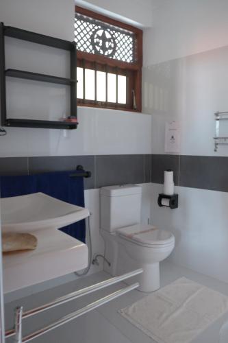 Un baño de Amal Beach Hotel