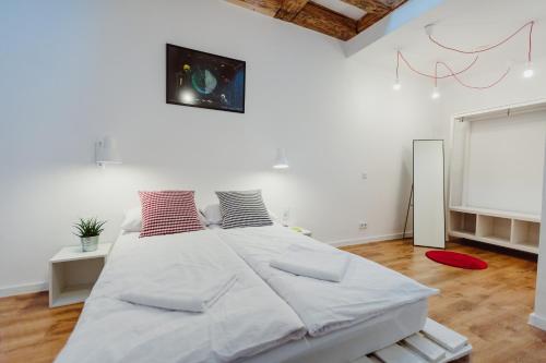 City Center Apartment by CityBeat