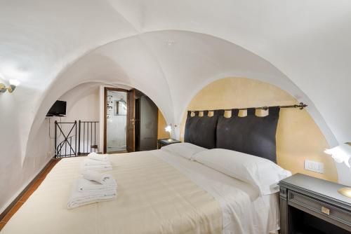 Santo Spirito Frescos by Mmega