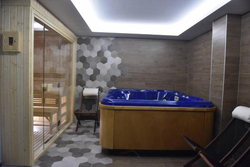 Apartments Pino D'oro tesisinde bir banyo
