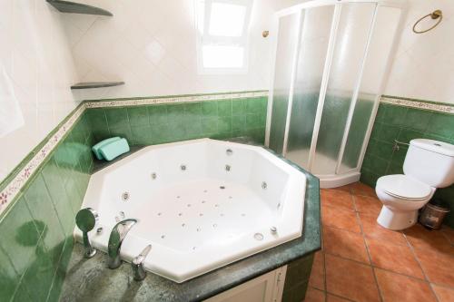 Phòng tắm tại Villa Angelyn