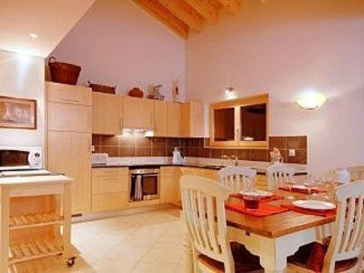 Kuchyň nebo kuchyňský kout v ubytování Le Preyet