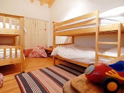 Katil dua tingkat atau katil-katil dua tingkat dalam bilik di Le Preyet