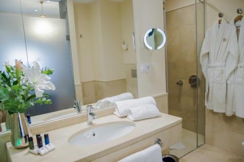 Koupelna v ubytování Halo Boutique Hotel