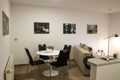 Rakuscha Apartment