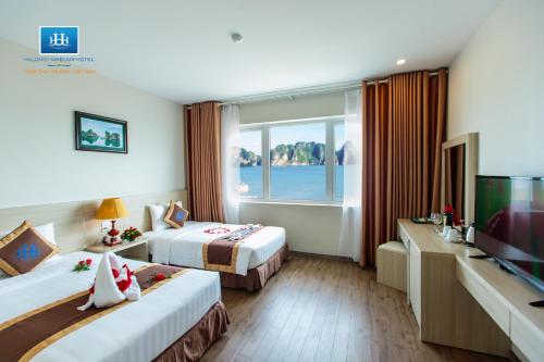 Halong Harbour Hotelにあるベッド
