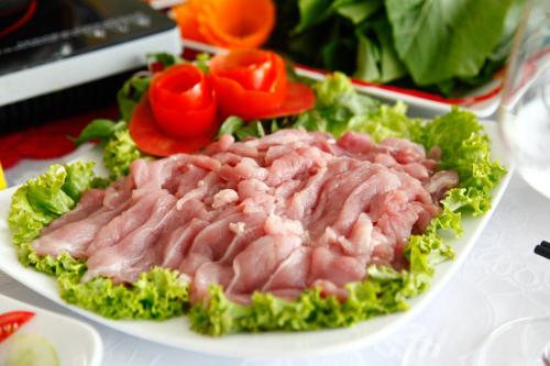 ホテルの敷地内または近くでの食事または食べ物