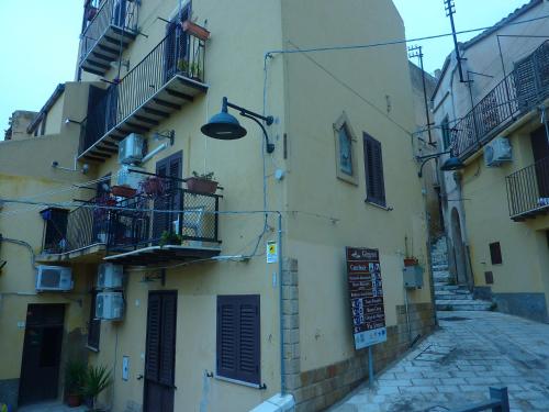El edificio en el que está el bed and breakfast