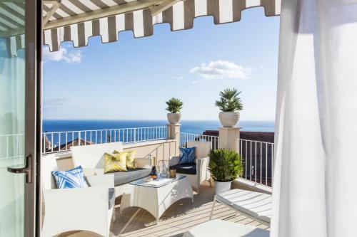 One-Bedroom Apartment with Terrace and Sea View