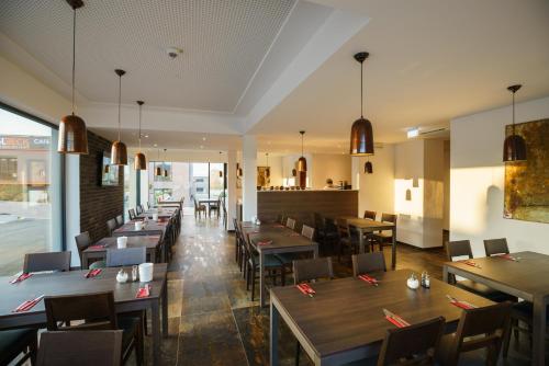 Hotel Duda Langenbruckにあるレストランまたは飲食店