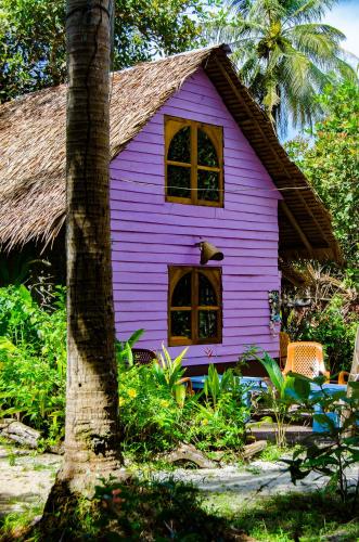 Sabai Sabai Beach Bungalowsにある庭