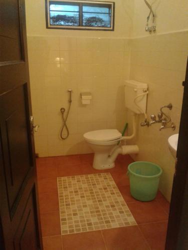 Salle de bains dans l'établissement Padamadan homestay