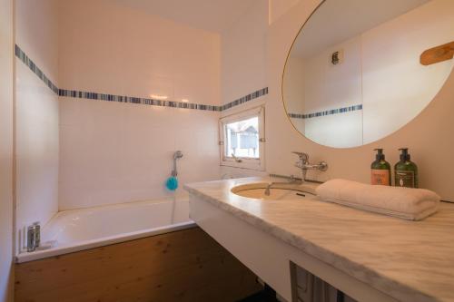 Ванная комната в Résidence Grand Roc - Campanules 415 - Happy Rentals