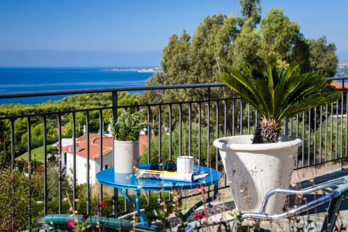 Gallery image of Maria's Garden Apartments in Lassi