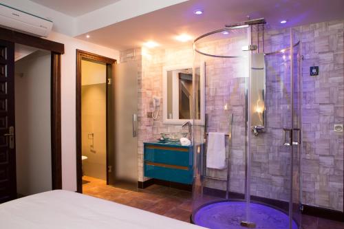Koupelna v ubytování Hotel Hierbaluisa