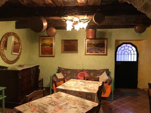 A bed or beds in a room at Borgo La Forgia