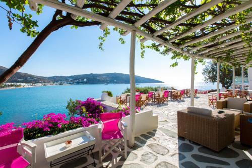 a restaurant with a view of the water at Platys Gialos Hotel Sifnos in Platis Yialos Sifnos