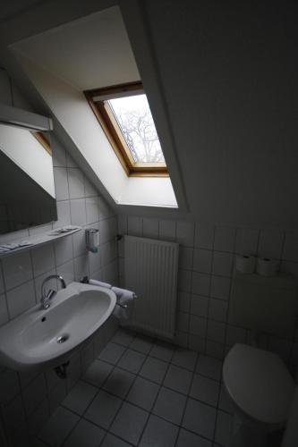 Vonios kambarys apgyvendinimo įstaigoje Hotel-Gaststätte Mutter Buermann