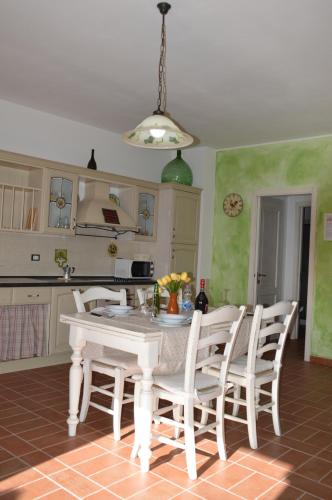 Kuchyň nebo kuchyňský kout v ubytování Agriturismo La Spiga