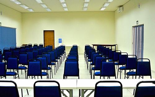 Οι επιχειρηματικές εγκαταστάσεις ή/και οι αίθουσες συνεδριάσεων στο Habitat Hotel Pirassununga