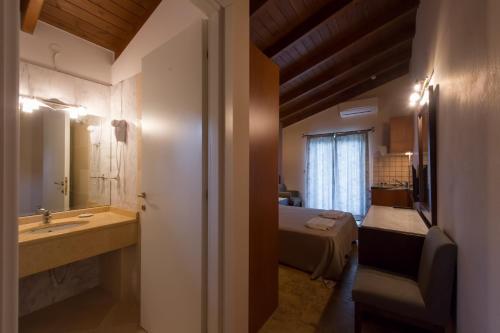 A bathroom at Villa Vasso