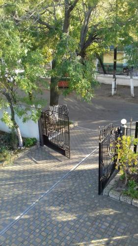 Taman di luar Fiesta