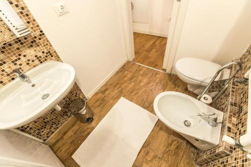 Ein Badezimmer in der Unterkunft Arsenale Design Apartment R&R
