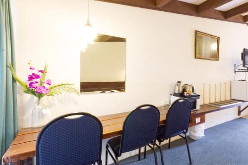 Una cocina o cocineta en Blackheath Motor Inn