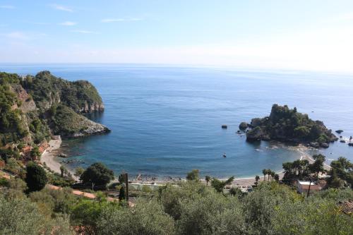 Vista generica sul mare o vista sul mare dall'interno dell'appartamento