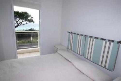 カンヌにあるStunning 2 Bed, 2 Bath Apt on the Cannes sea front has swimming pool and is a secure modern building 464のギャラリーの写真