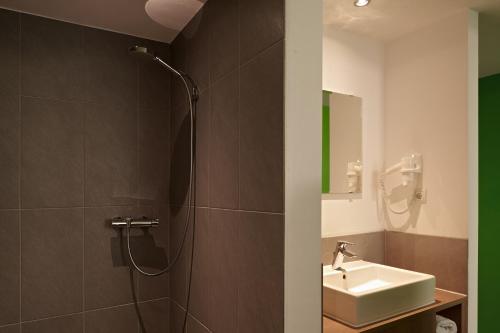 Koupelna v ubytování a2 HOTELS Plochingen