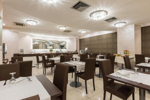 Εστιατόριο ή άλλο μέρος για φαγητό στο Magri's Hotel