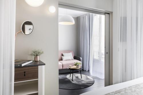 Galeriebild der Unterkunft Best Western Plus La Demeure in Paris