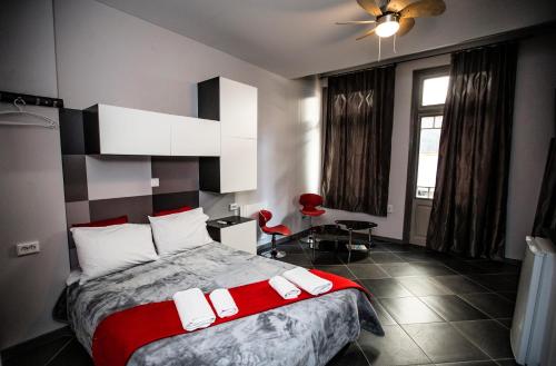 Trendy Living in Monastiraki
