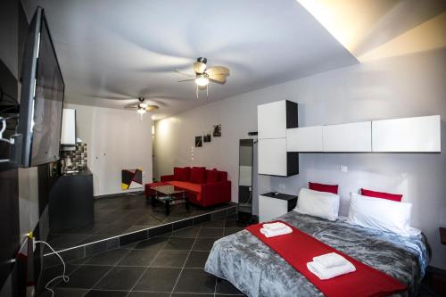 Postel nebo postele na pokoji v ubytování Trendy Living in Monastiraki