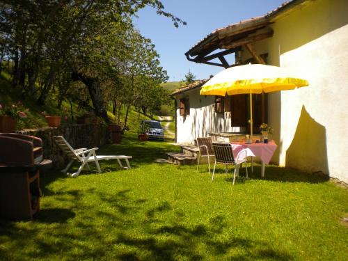 Κήπος έξω από το Agriturismo La Guinza