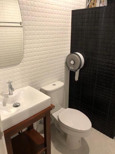 Imagen de la galería de Koh Jum Bungalow & Hostel, en Ko Jum