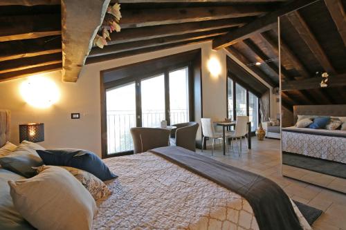 Gallery image of ALBA e TRAMONTO Appartamenti vista lago in Bellagio
