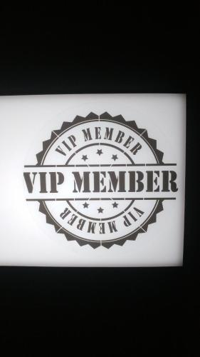 a sign that says vip merrier on a wall at Vovo Hotel in Seosan