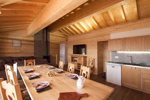 Η κουζίνα ή μικρή κουζίνα στο Odalys Chalet De Sophie